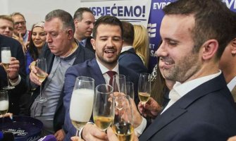 PES: Pitajte Milatovića ko mu je finansirao i radio predsjedničku kampanju