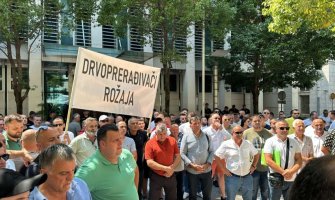 Protesti drvoprerađivača u više gradova na sjeveru