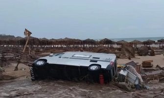 Rumuniju pogodio ciklon kakav se rijetko viđa, lokalni stanovnici kažu: 