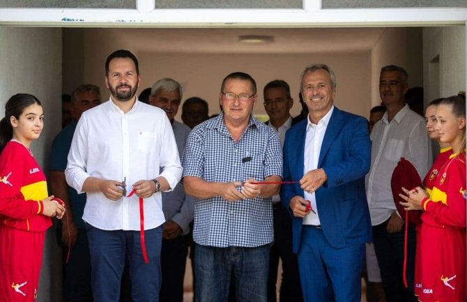 Otvoren rekonsturisani stadion u Murinu