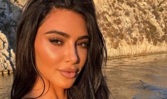 Kim Kardašijan natjerala osmogodišnjeg sina da potpiše ugovor: Bolje mu je da ga ne prekrši