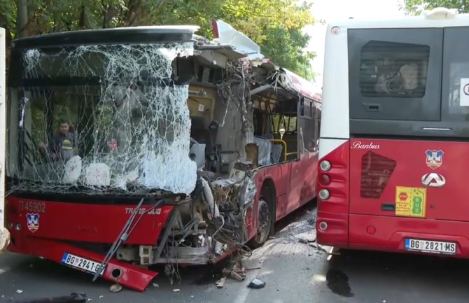 Više osoba povrijeđeno u sudaru dva autobusa u Beogradu