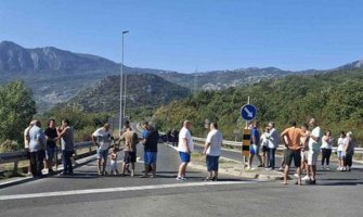 Crmničani i danas blokirali tunel Sozina