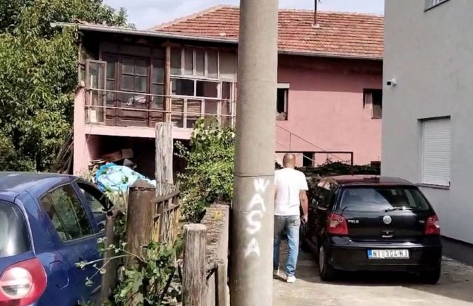 Niš: Žena pronađena mrtva u kući, sumnja se da je ćerka ubila nožem