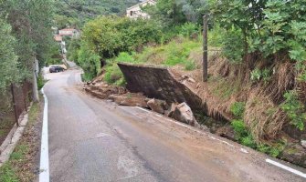 Kotor: Obrušen zid na lokalnom putu u Pržicama