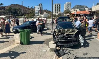 Saobraćajna nezgoda na šetalištu u Sutomoru, povrijeđene dvije ženske osobe